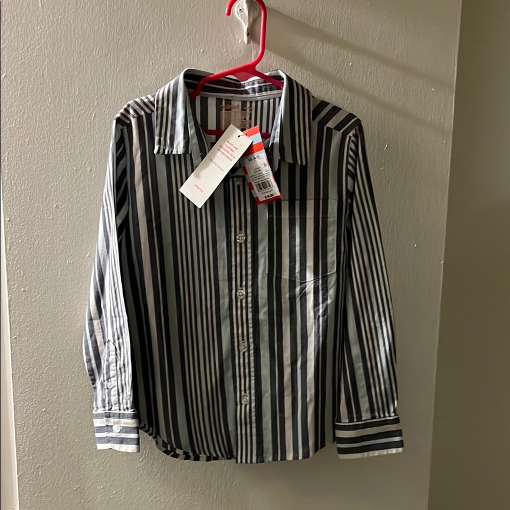 Cat and Jack little boys button up shirt (XS 4-5)
